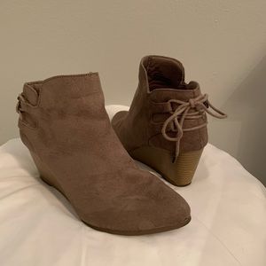 Brown Wedges